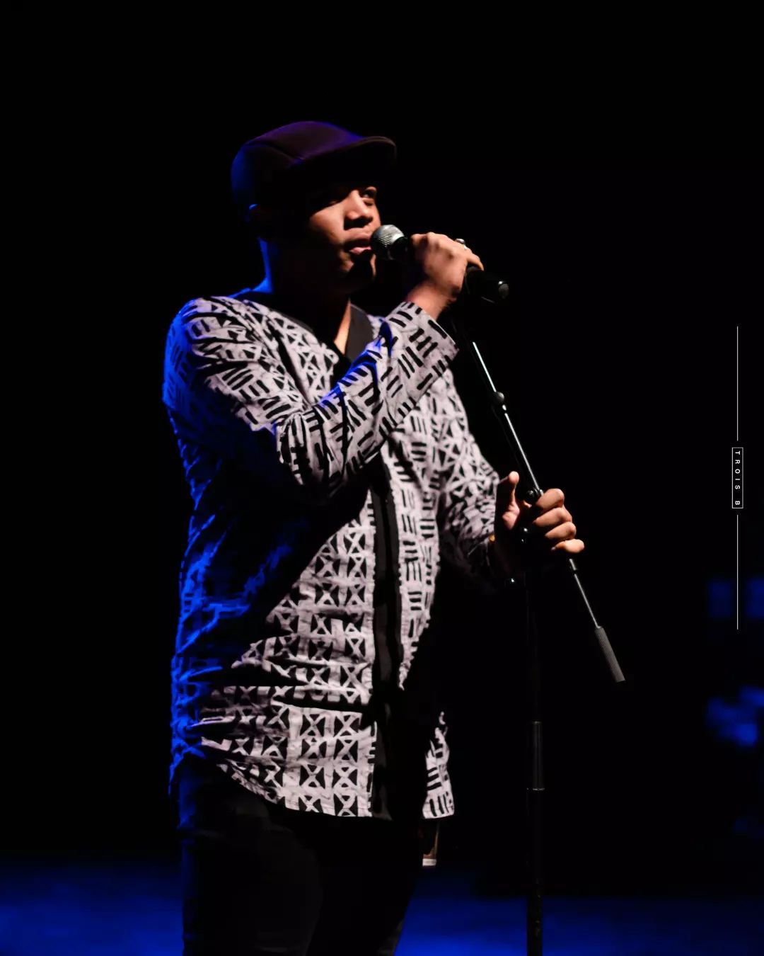 image Les artistes et les poètes se mettent « tous de boue »